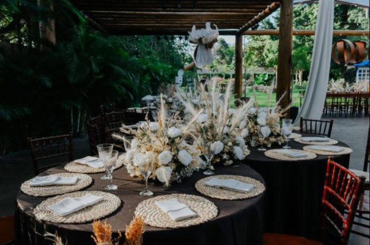 Mesa de festa decorada para aniversário infantil no Park Kids